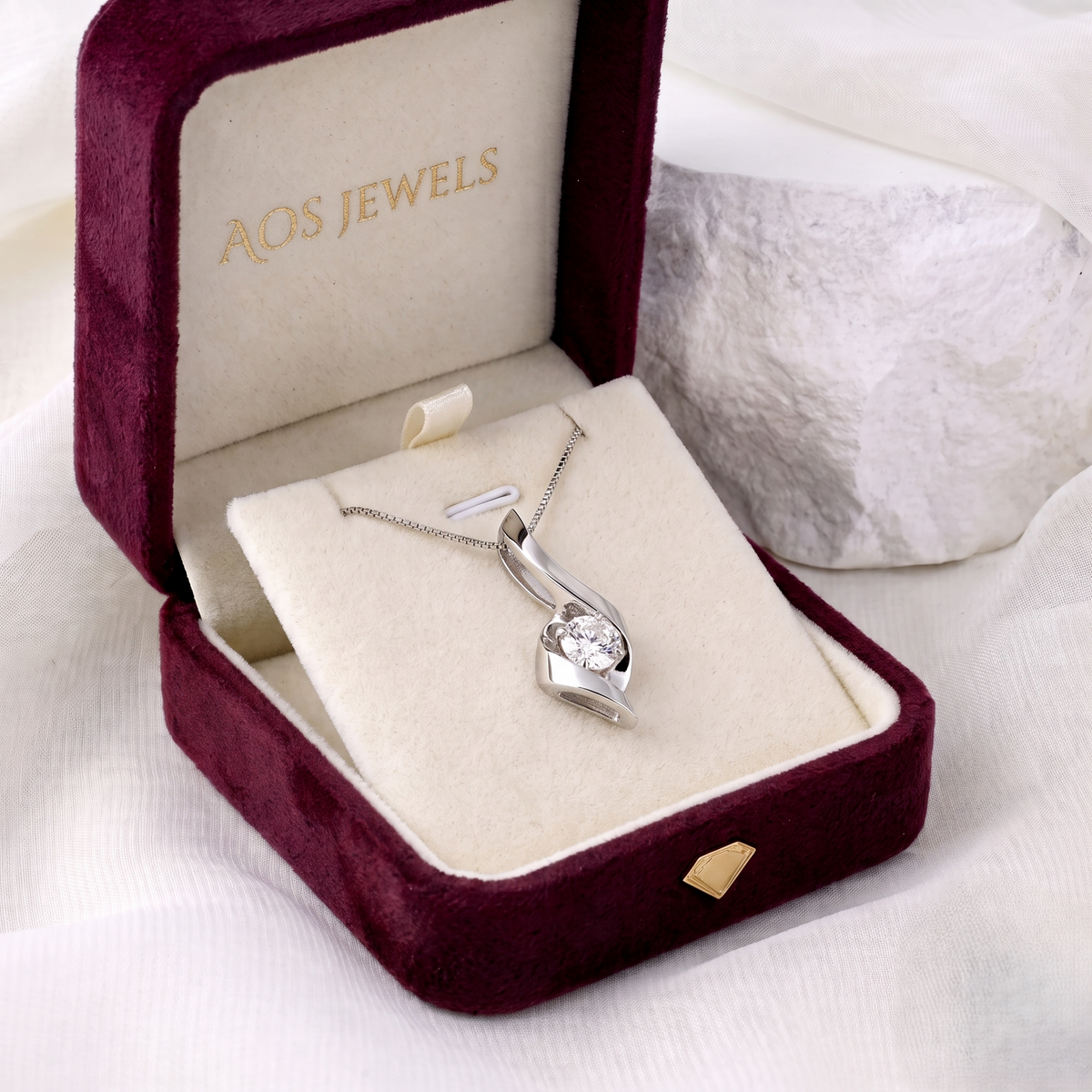 The Silver Swirl Solitaire Pendant
