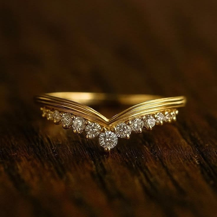 A White V-Shaped 925 Silver Ring
