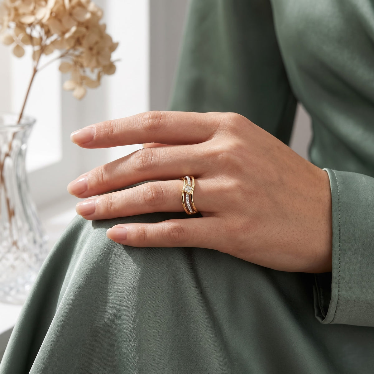 Sterling Silver Kite-Motif Wavy Ring