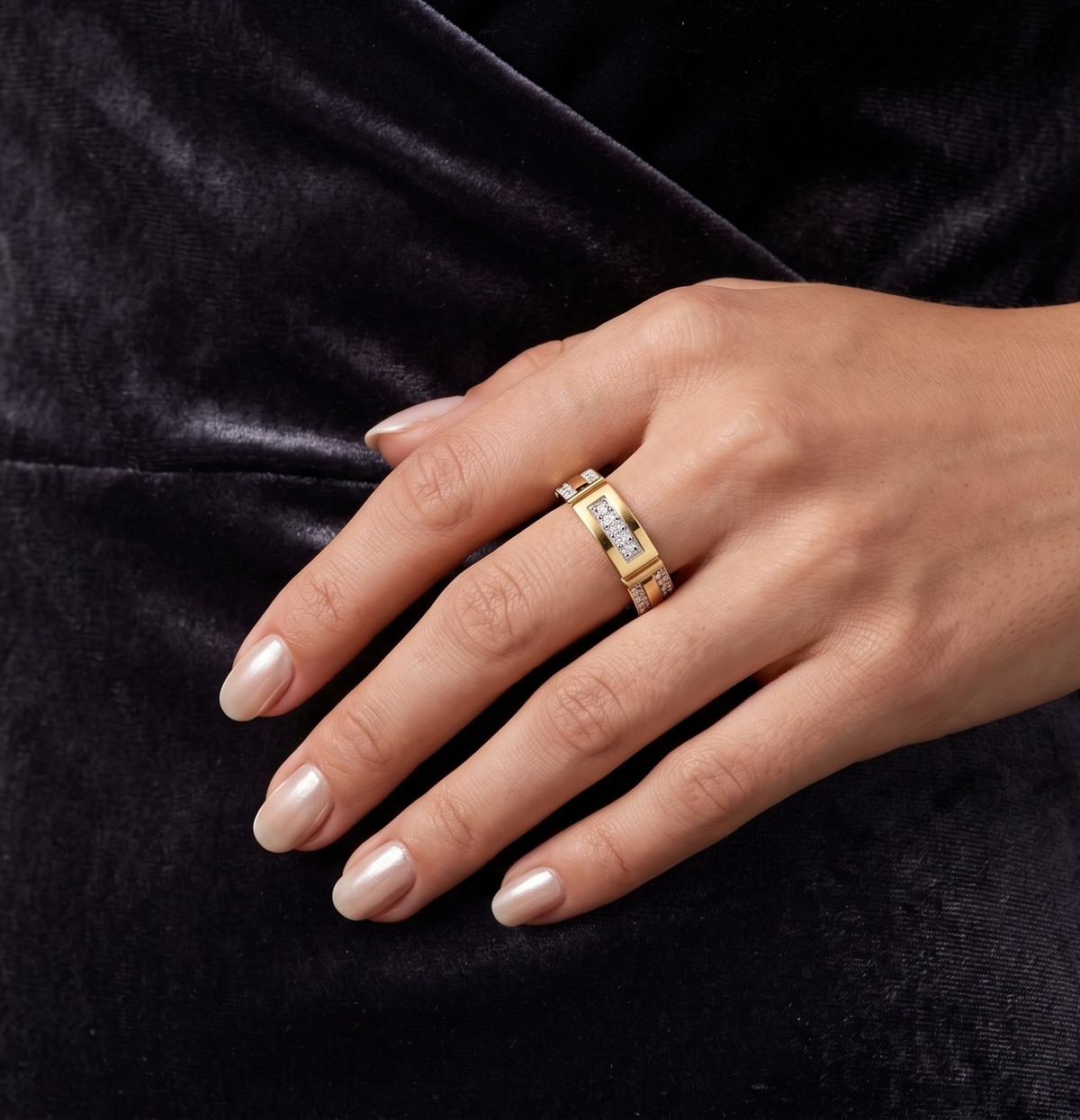 Modern Deco Brushed Silver Band