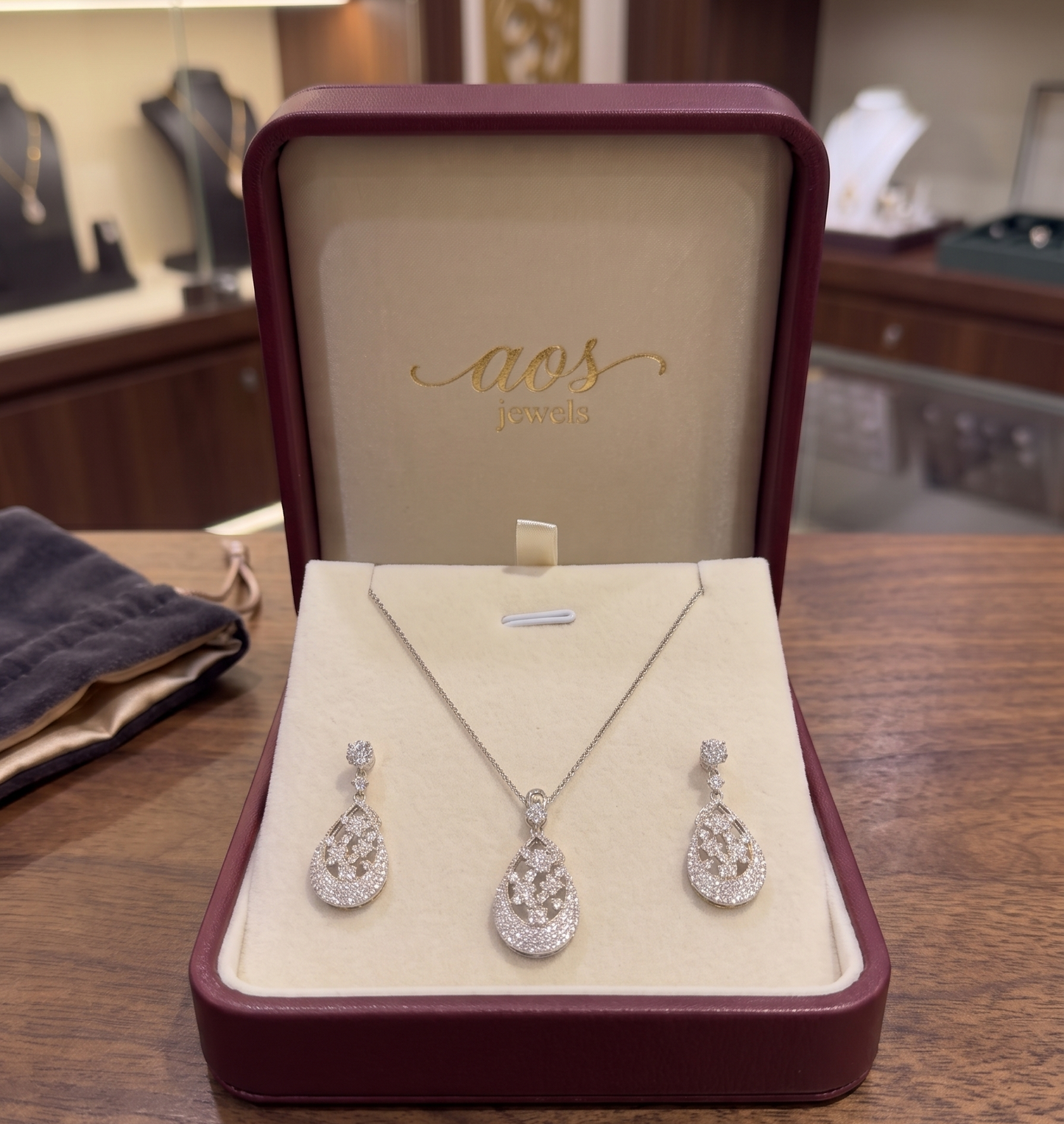 925 Sterling Silver Floral Teardrop Pendant Set