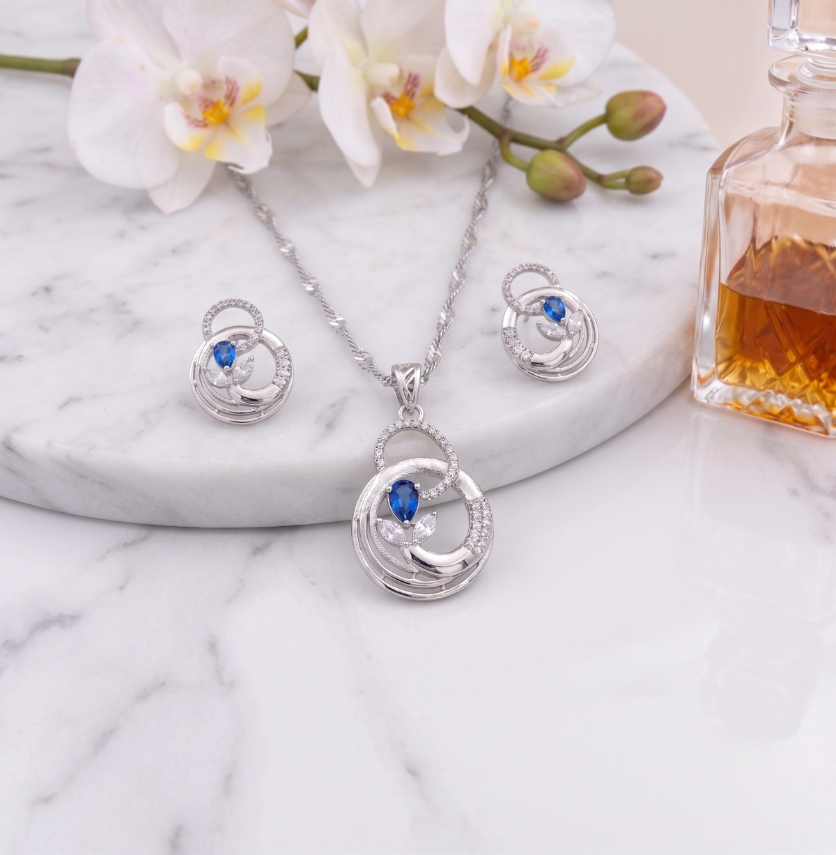 Ethereal Sapphire Interlocking Silver Pendant Set