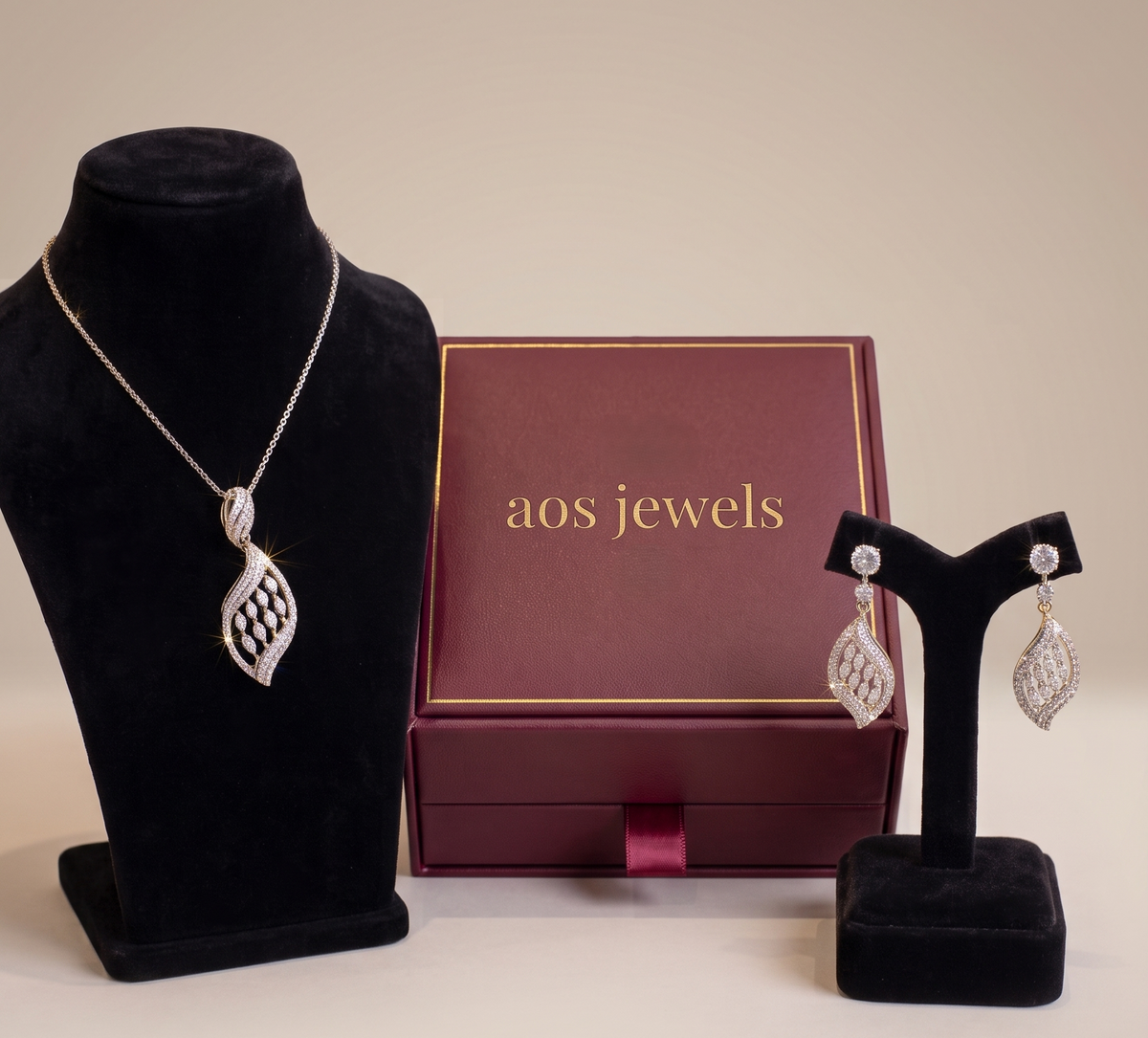 925 Sterling Silver Twisted Leaf Pendant Set