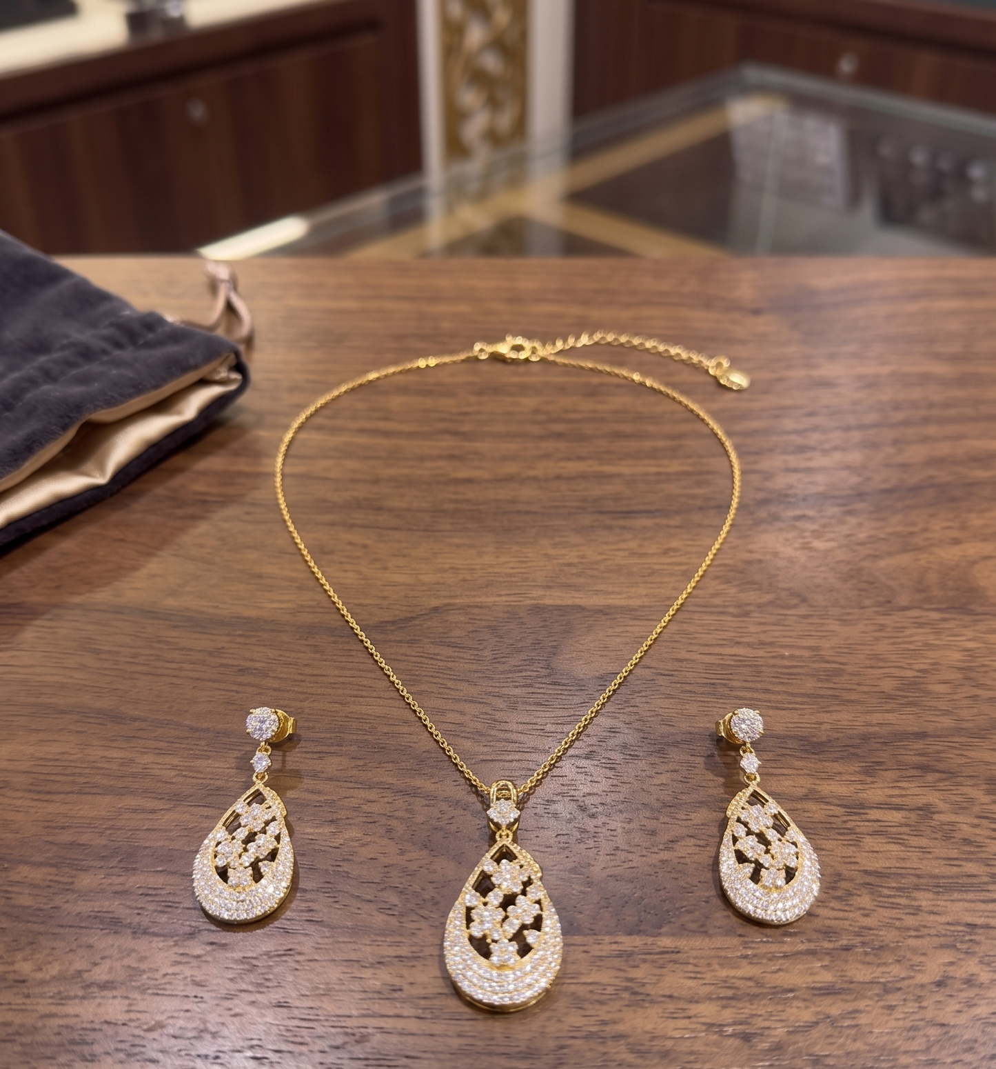 925 Sterling Silver Floral Teardrop Pendant Set