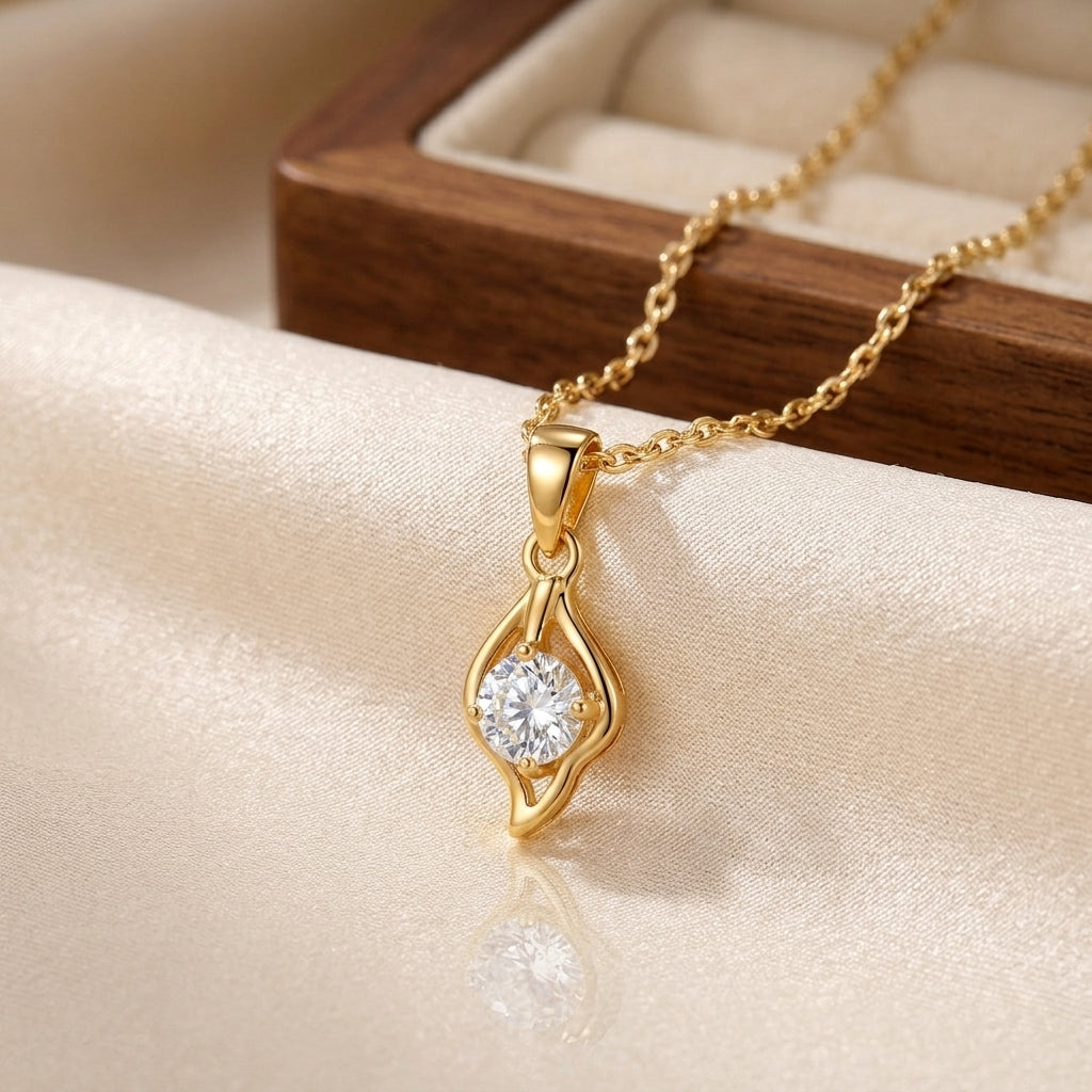 A Sterling Silver Swirl Solitaire Pendant