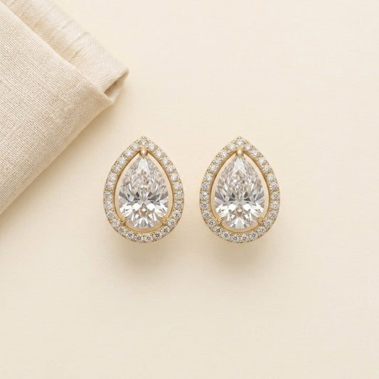 The Pear shape 925 studs