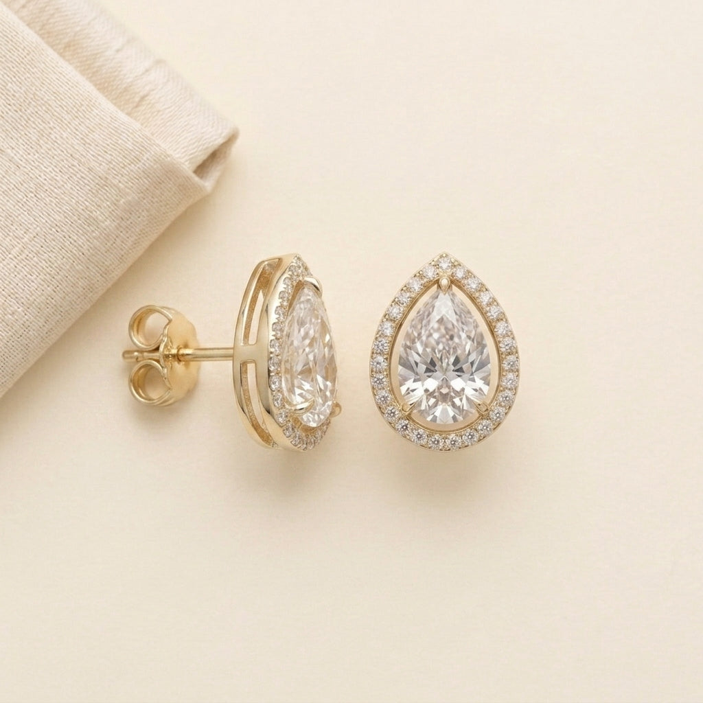 The Pear shape 925 studs