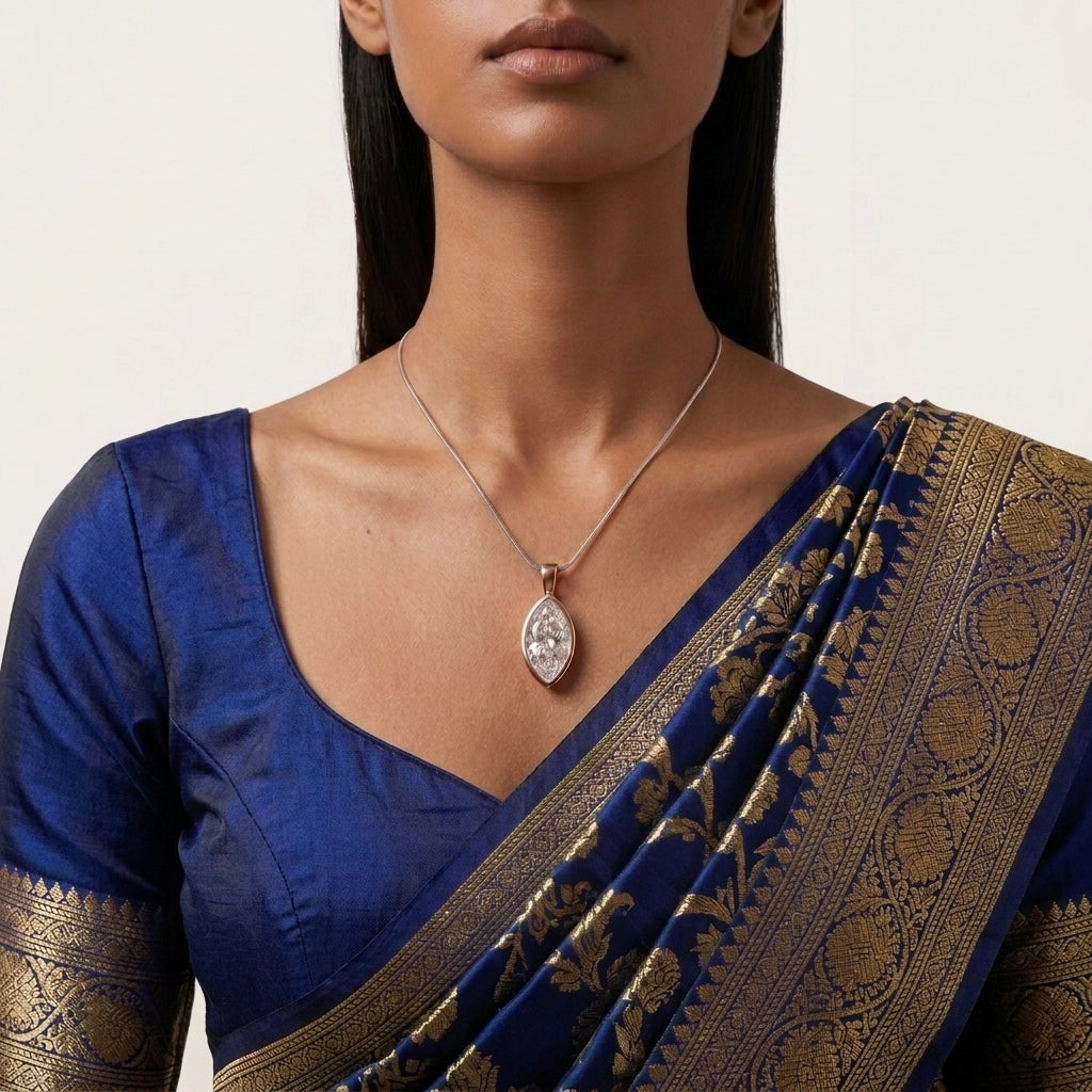 The Uniqe Shape 925 Silver Chain Pendant