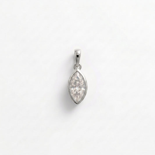 The Uniqe Shape 925 Silver Chain Pendant