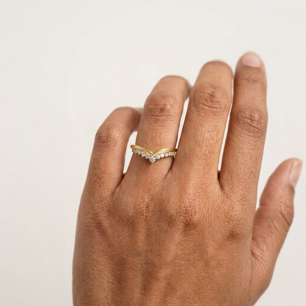 A White V-Shaped 925 Silver Ring