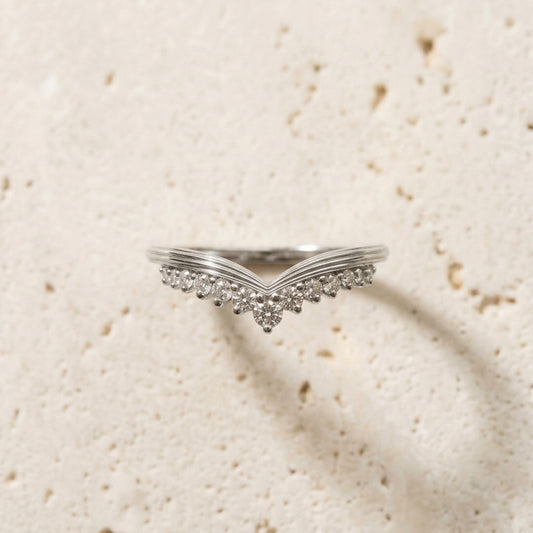 A White V-Shaped 925 Silver Ring